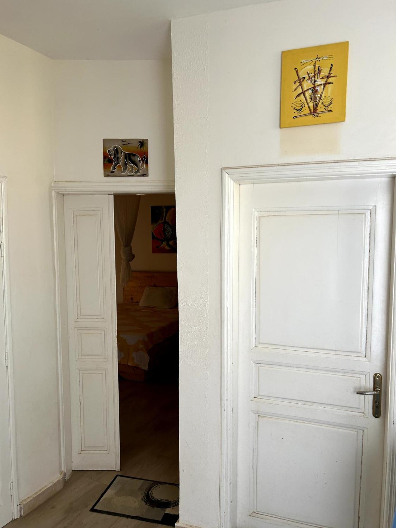 Chambre Spacieuse Avec Balcon - Salle De Bain Exterieure Privee & Breakfast Saint-Louis Bagian luar foto