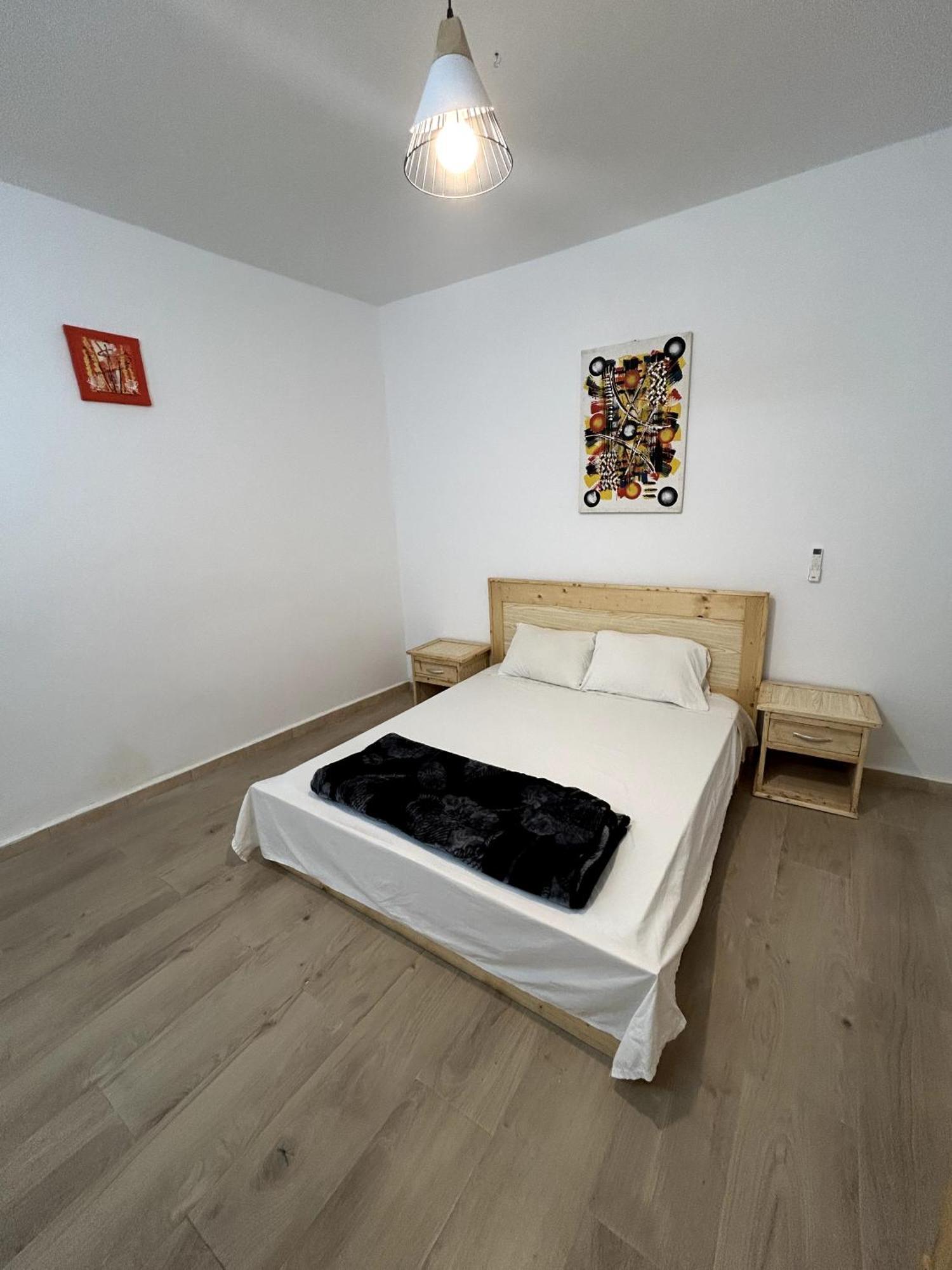 Chambre Spacieuse Avec Balcon - Salle De Bain Exterieure Privee & Breakfast Saint-Louis Bagian luar foto